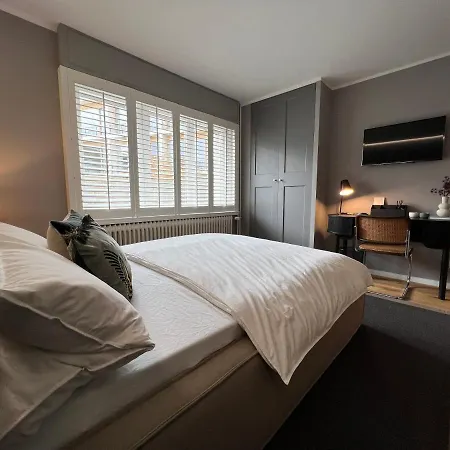 Premium An Der Stadtmauer Im Eg *