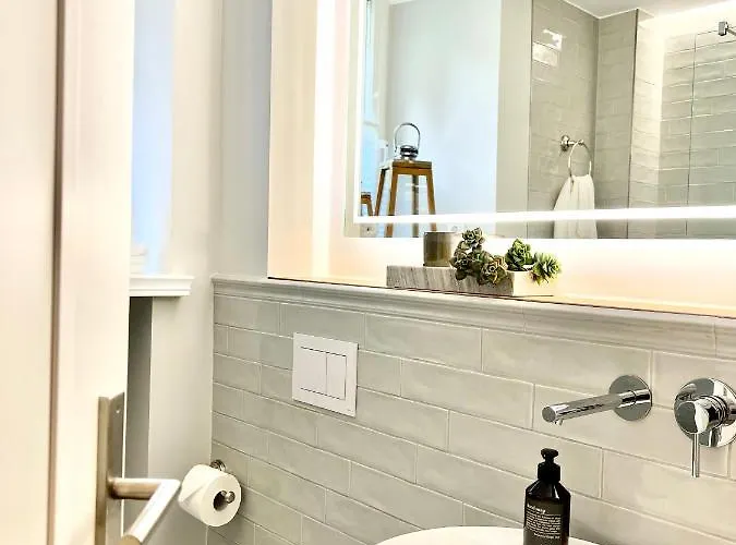 Premium An Der Stadtmauer Im Eg * Paderborn